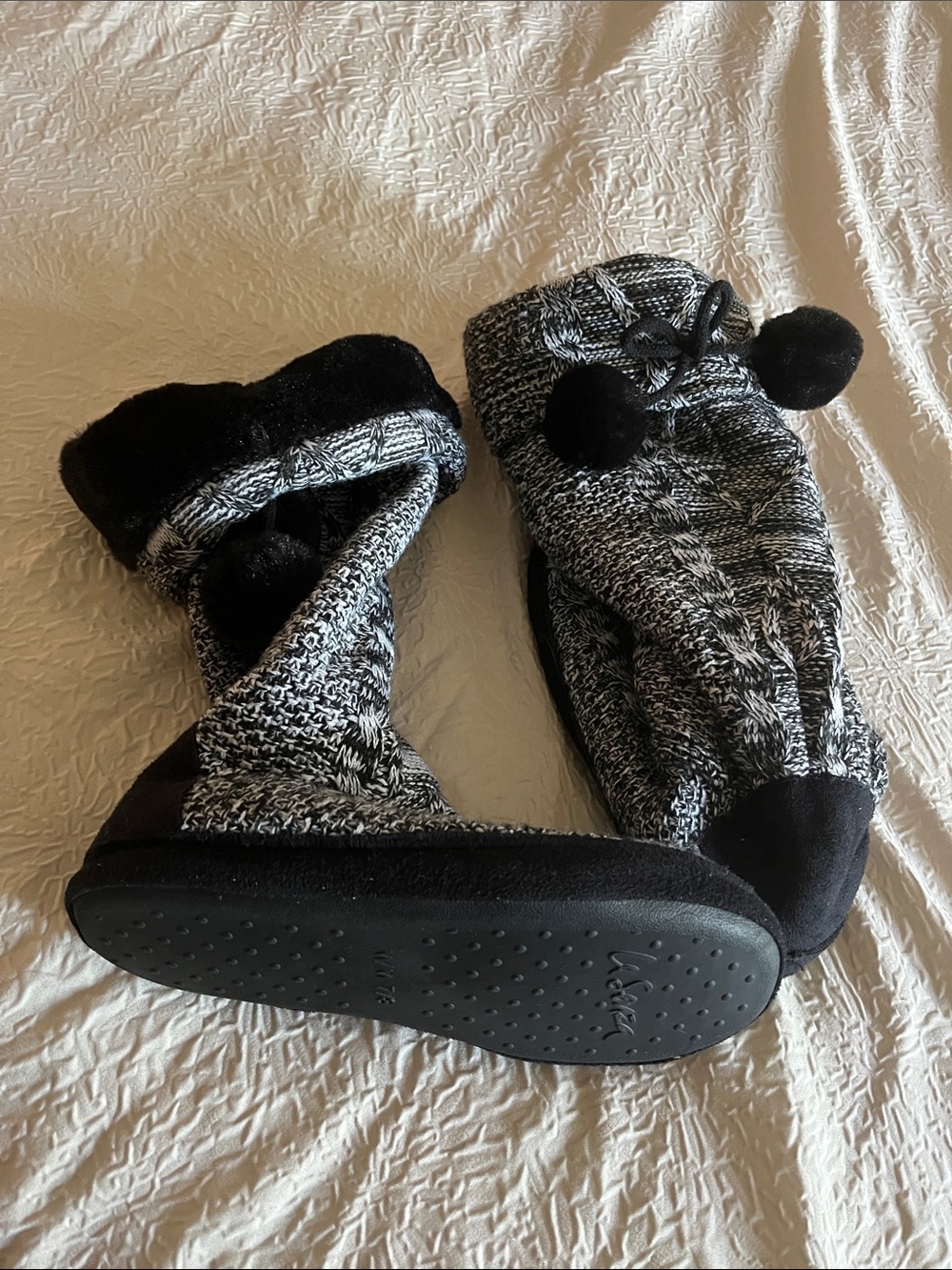 La SENZA Black and Gray Knit Pom-Pom Slipper Boots with Faux-Fur Cuff